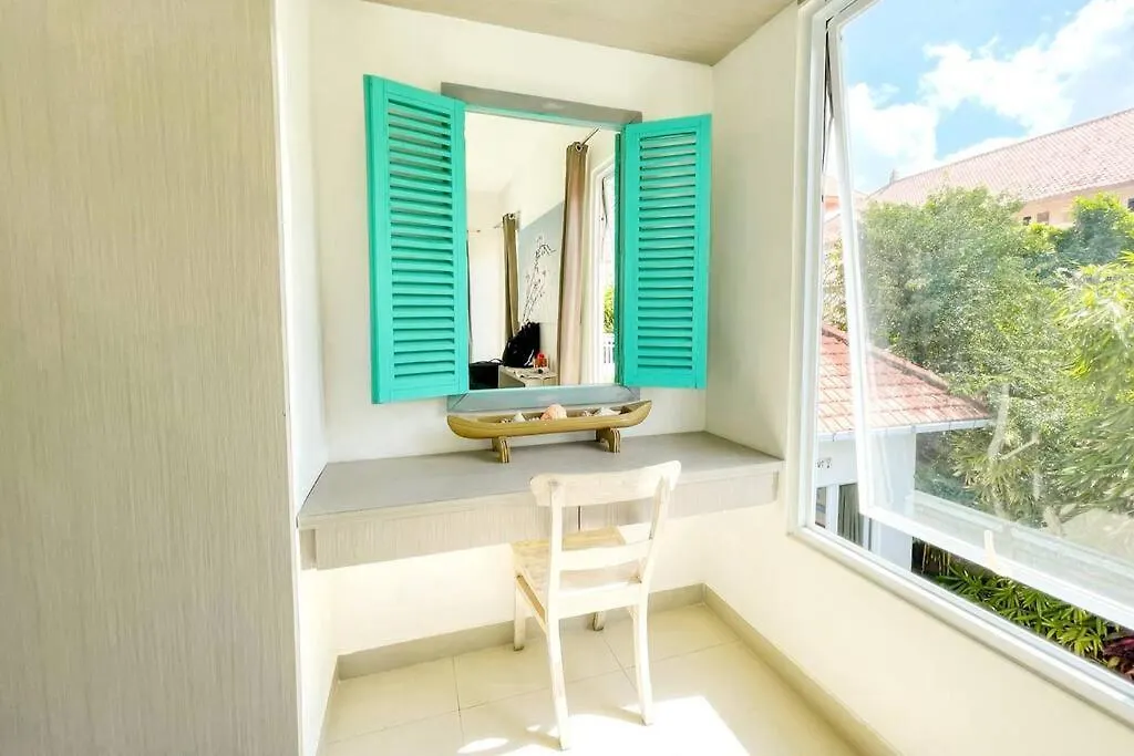 Villa Tepi Pantai Seminyak Indonesien