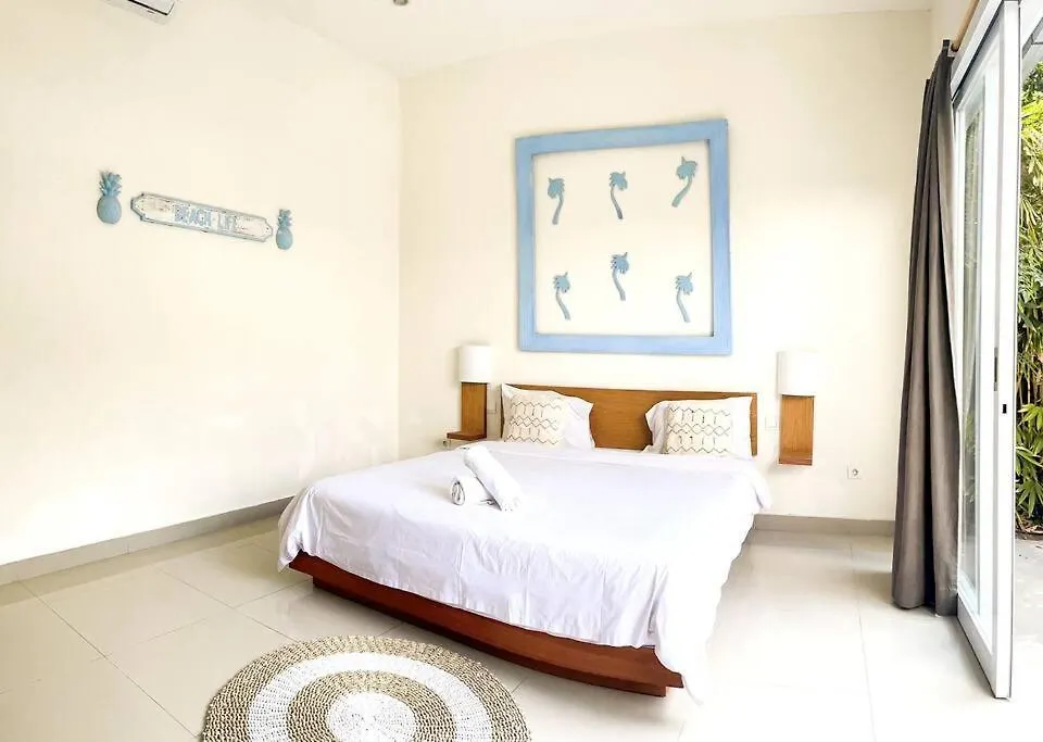 Villa Tepi Pantai Seminyak