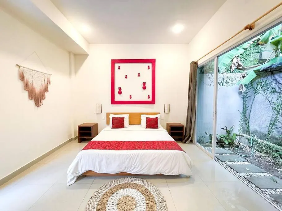 Villa Tepi Pantai Seminyak