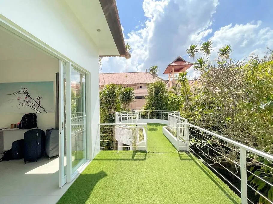 Villa Tepi Pantai Seminyak Indonesien